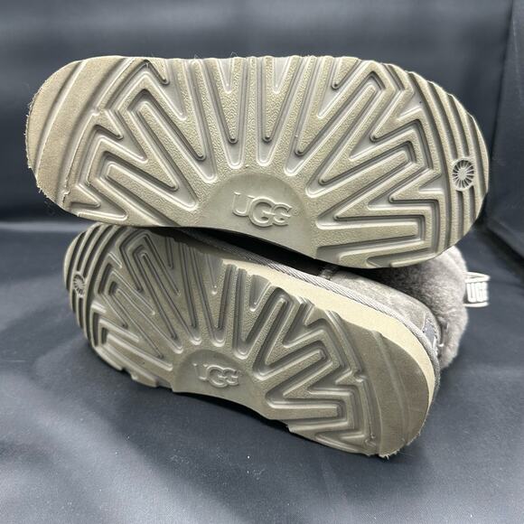 UGG Childrens Gray Boots Size 12 US Pull On - Picture 5 of 8